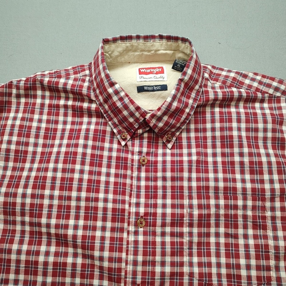 Wrangler Men's Wrinkle Resistant Extra Large Multicolored Button Up‎ Shirt